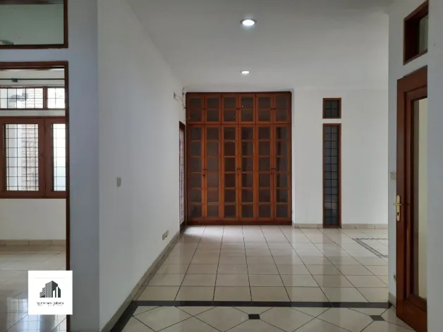 Rumah Disewa Rumah 3 BR Cantik Terawat 11 watermark_1717051815940