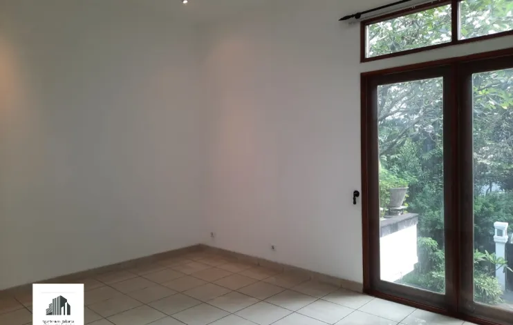 Rumah 3 BR Cantik Terawat 16