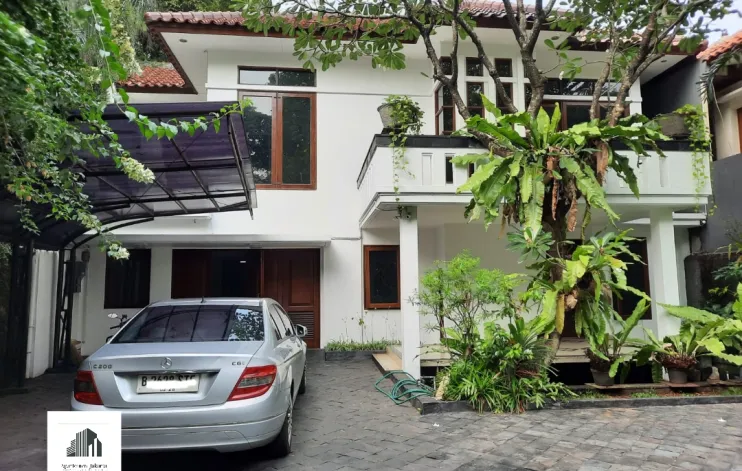 Rumah 3 BR Cantik Terawat 1