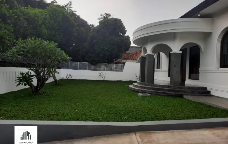 Luxury House in The Elite Area South Jakarta 3