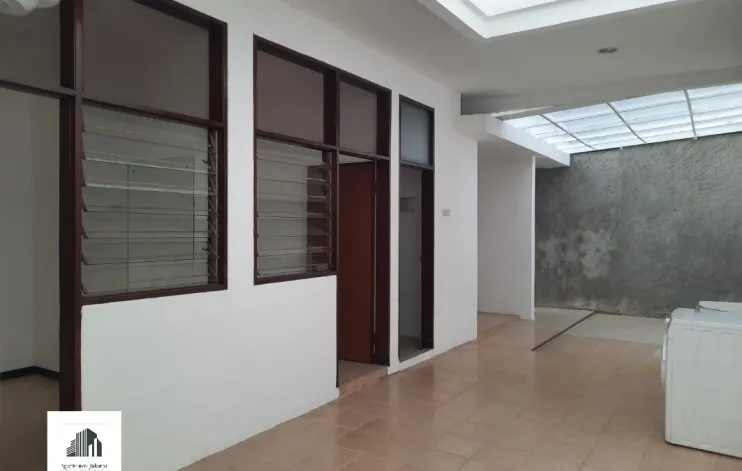 Luxury House in The Elite Area South Jakarta 24