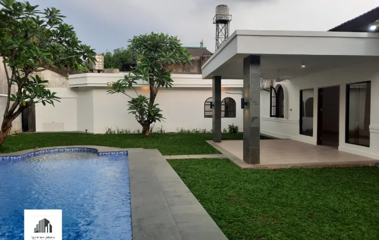 Luxury House in The Elite Area South Jakarta 20