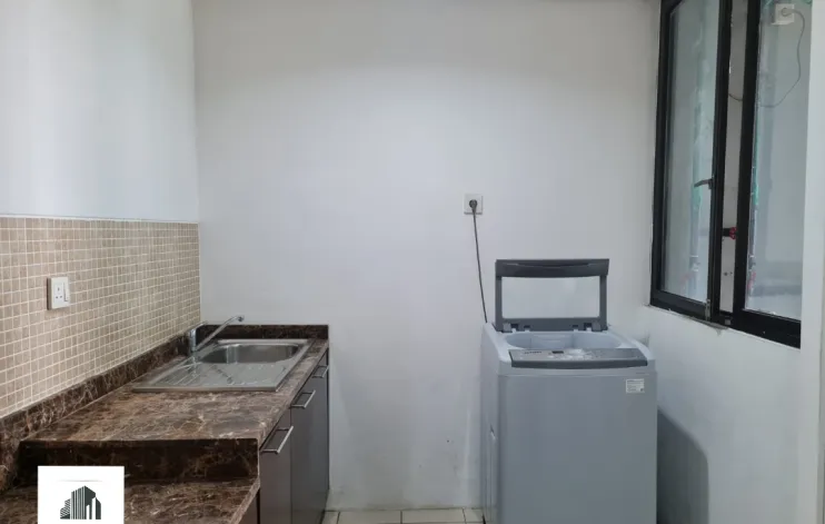 3 BR Apartemen Semi Furnish 12