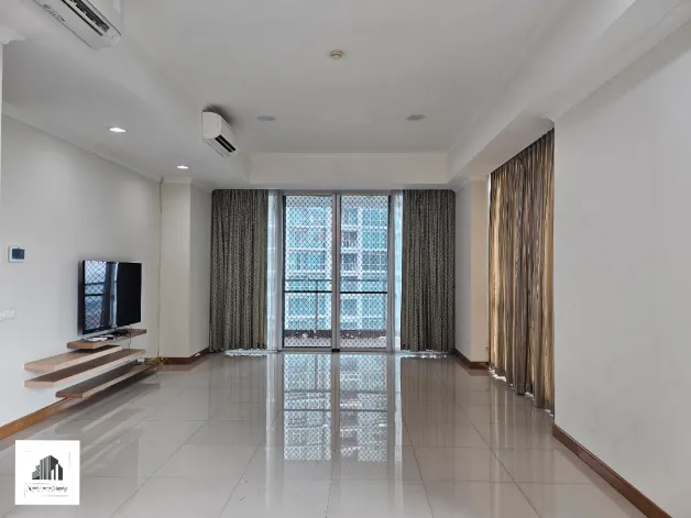 Apartemen Disewa 3 BR Semi Furnish Tiffany Kemang Village 4 watermark_1721895746239