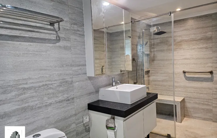 Combined Unit 4 BR Infinity Apartemen Kemang Village 7