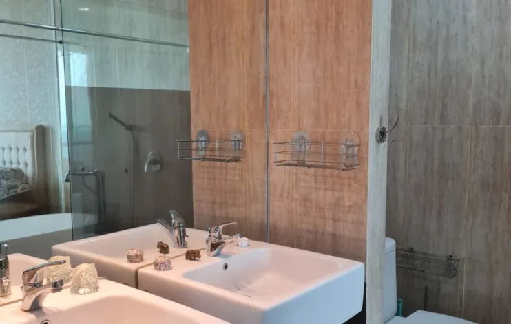 2 BR Apartemen Kemang Village Dengan Pemandangan Jakarta Selatan 12