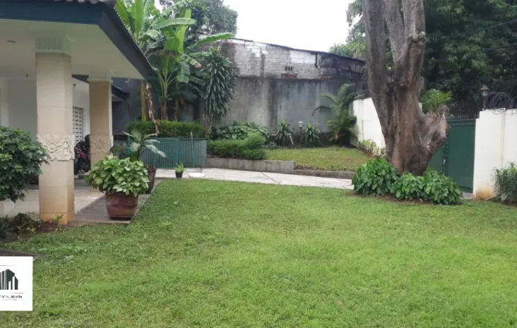 For Sale Rumah Dengan Lahan Yang Cukup Luas Di Jaksel 1