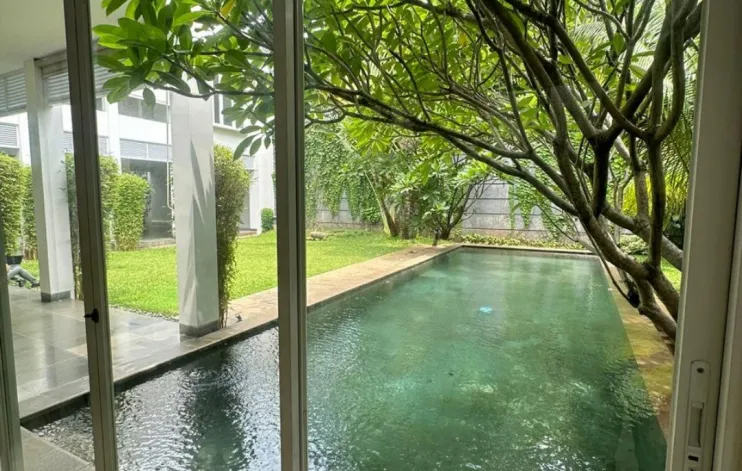 Rumah Cantik Jakarta Selatan 9