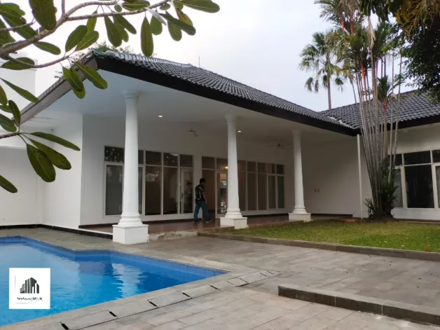 Rumah Disewa 5BR Modern Classic Colonial House in Kemang South Jakarta 10 watermark_1733919673554