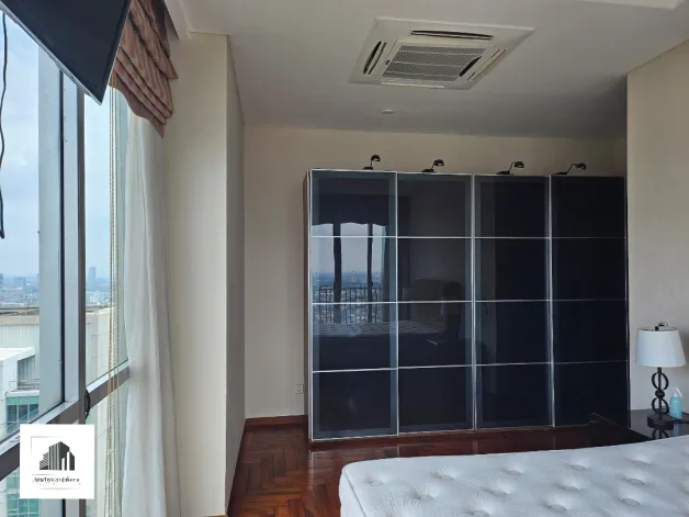 Apartemen Disewa Modern Interior 4 BR Kemang Village Penthouse 19 watermark_1736523985343