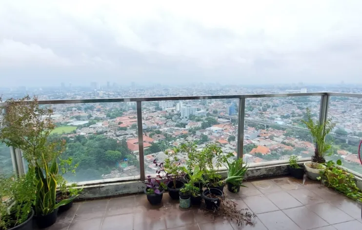 2 BR Ritz Kemang Village Dengan Pemandangan Kota 2